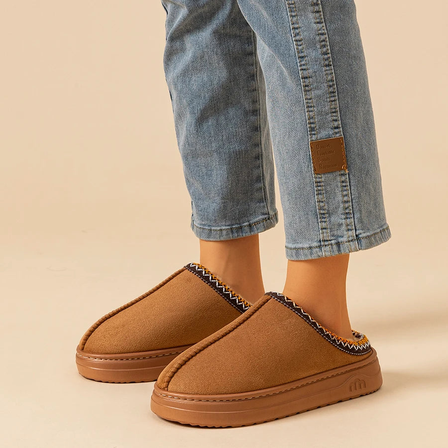 Lyxiga Plush Tofflor™